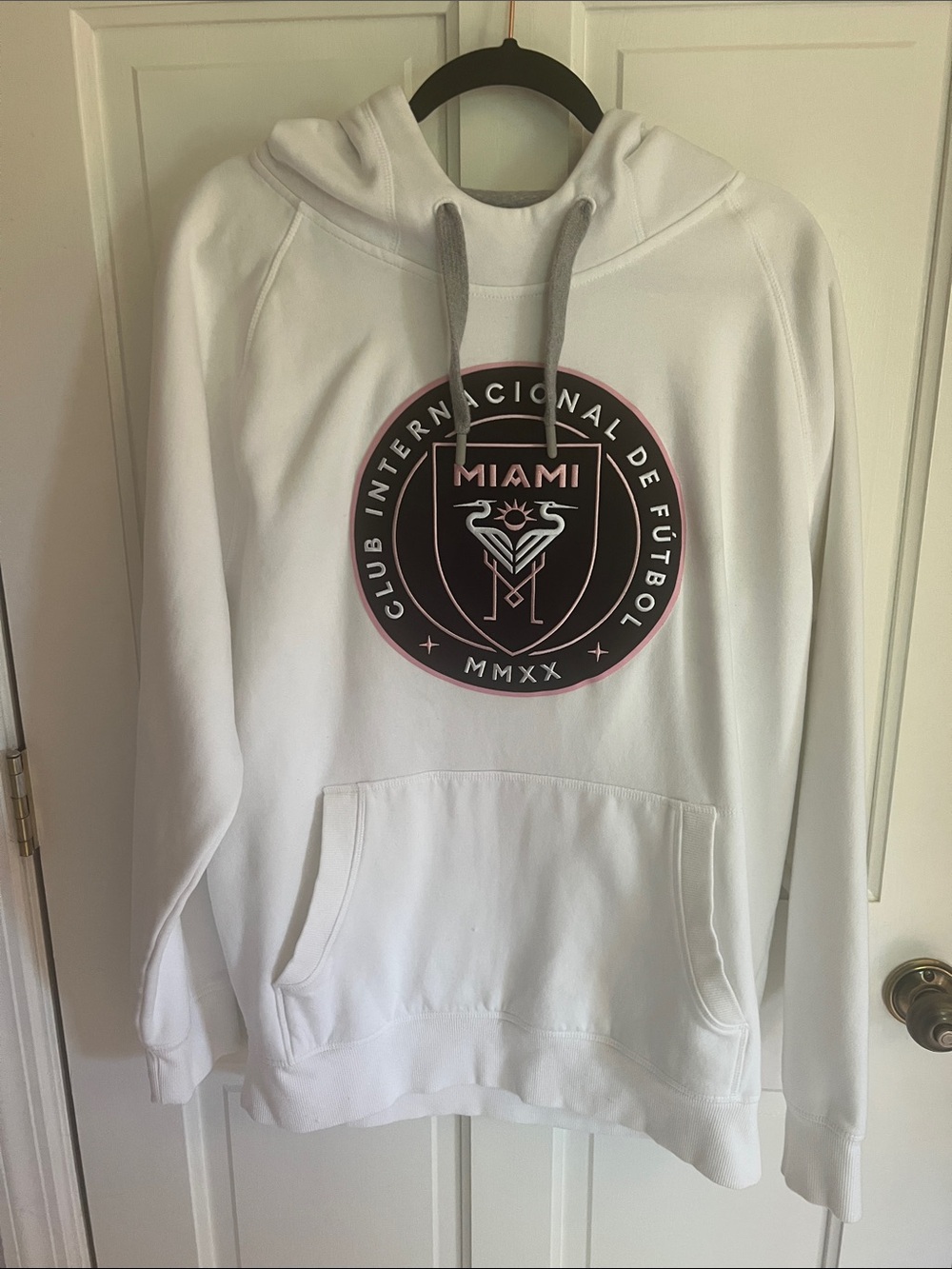 Inter Miami White Pullover Hoodie with Team Crest - Mens Large, like new